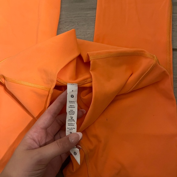 Lulu leggings size 4 - Picture 3 of 4